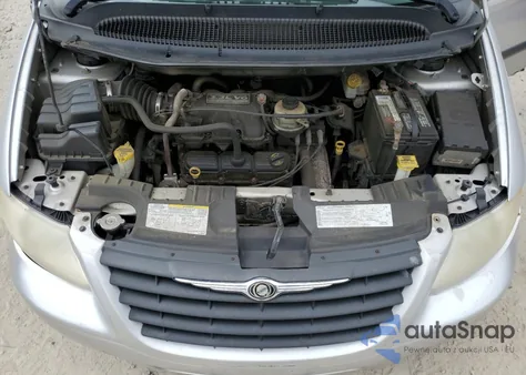 2006 Chrysler Town & Country from USA, damaged, VIN 1A4GP45RX6B595830